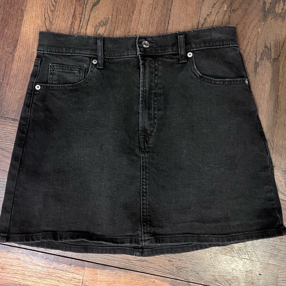 Gap iconic Classic Black Denim Skirt